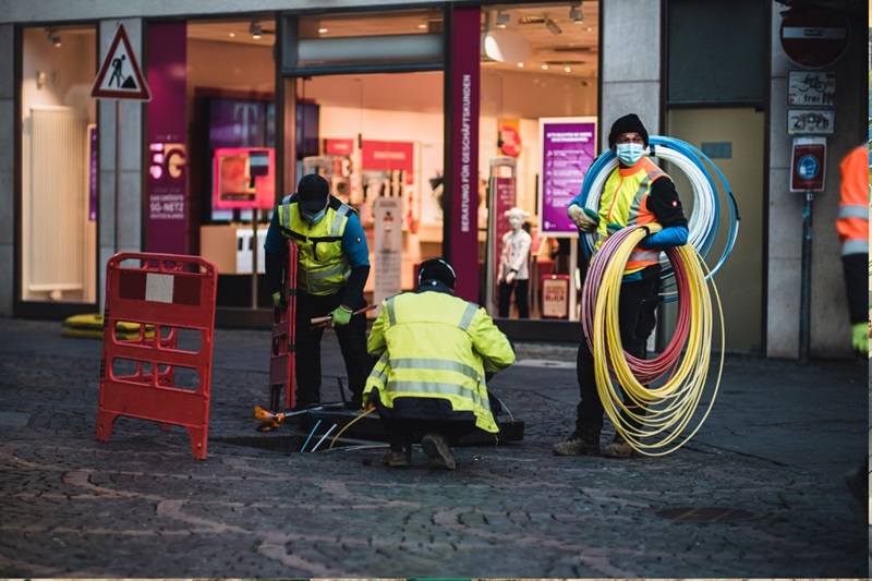 Inzet glasvezelmonteurs bij aansluiting elektriciteitsnetten